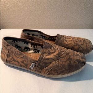 TOMS Shoes Brown Swirl Classics
